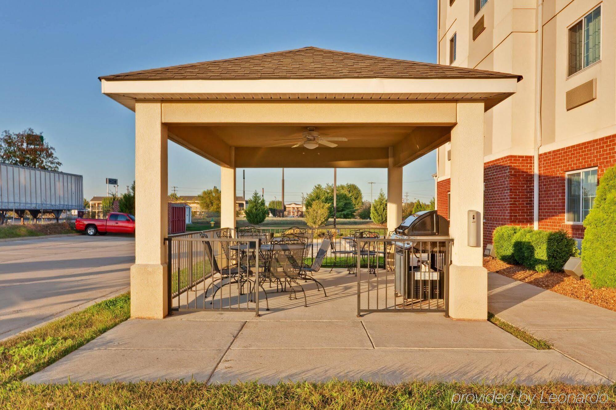 Candlewood Suites Clarksville, An Ihg Hotel Exterior photo